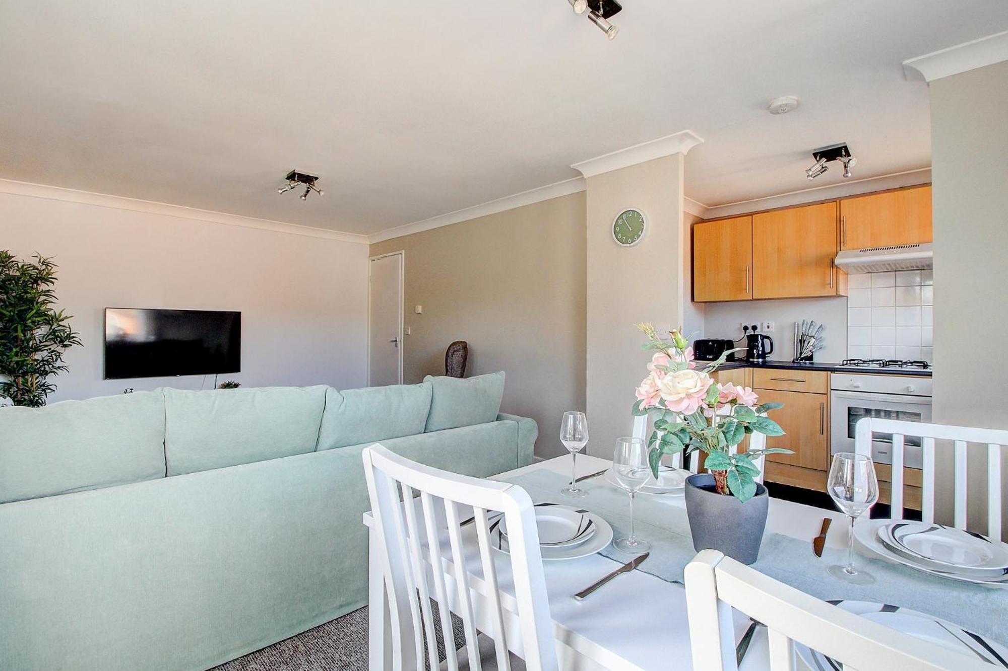 2 Minutes From Mk Central By Car- 2 Bed Apartment - 2 Free Parking Spaces- Hosted By Stayinmk Milton Keynes Eksteriør billede
