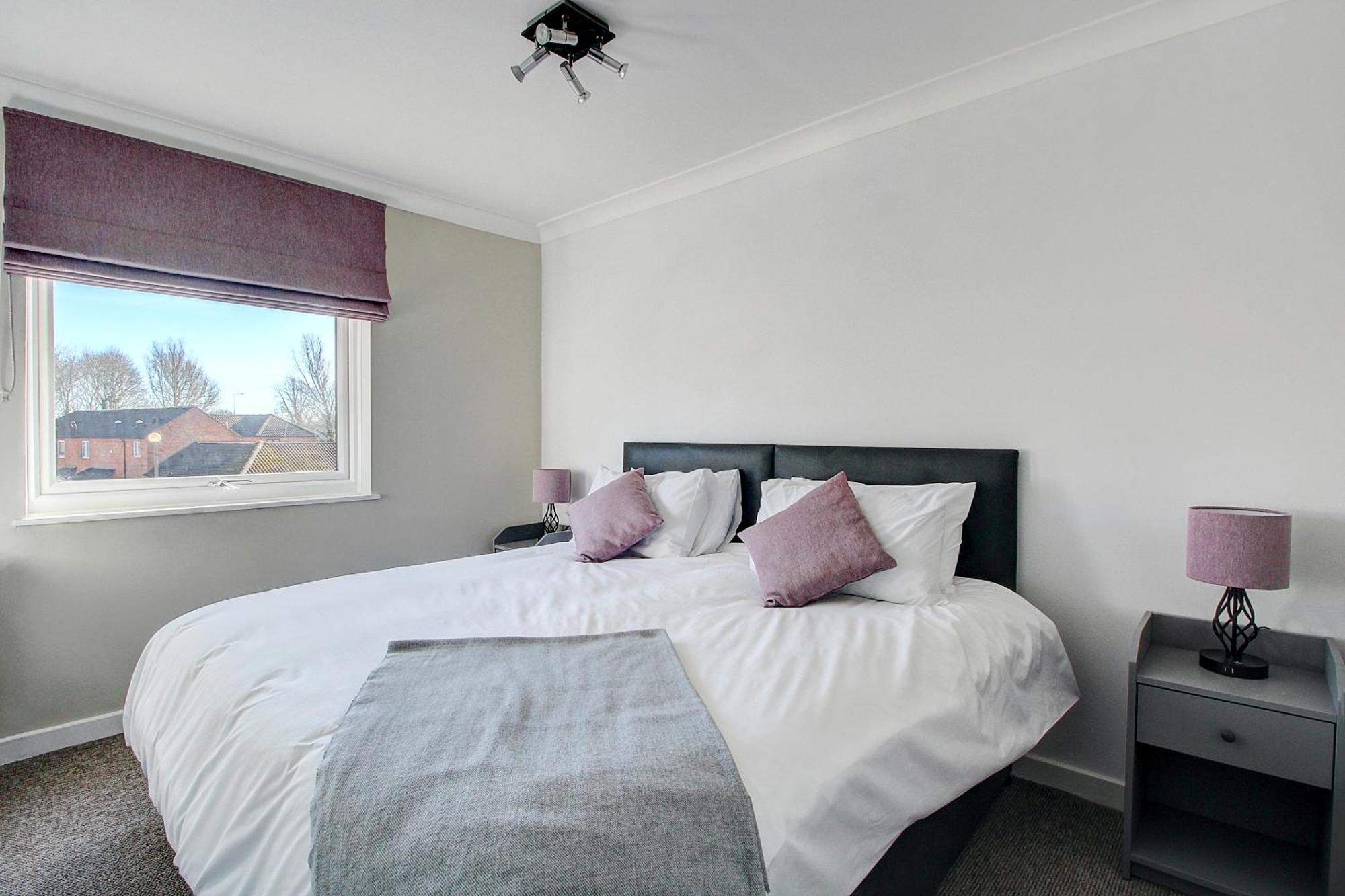 2 Minutes From Mk Central By Car- 2 Bed Apartment - 2 Free Parking Spaces- Hosted By Stayinmk Milton Keynes Eksteriør billede